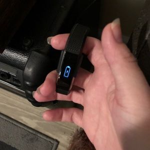 Fitbit Alta with 6 size small bands